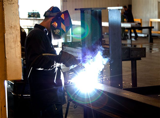 Welding working in well managed space